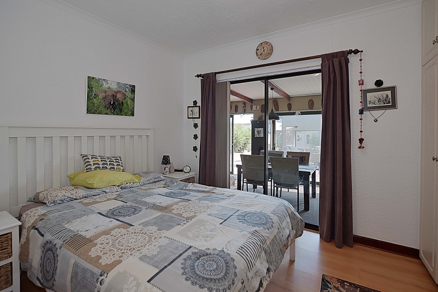 7 Bedroom Property for Sale in Bloubergrant Western Cape